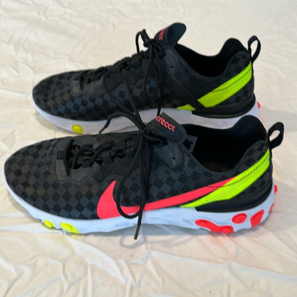 Nike React Element 55 Men's Size 10.5 Black Hyper Crimson Yellow CJ0782-001 Used